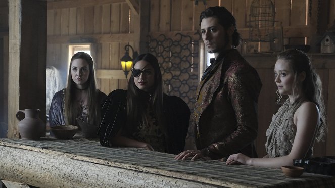 The Magicians - The Fillorian Candidate - Photos - Brittany Curran, Summer Bishil, Hale Appleman, Madeleine Arthur