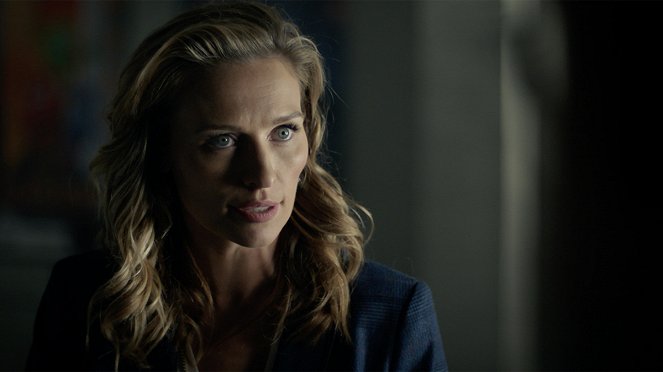 The Magicians - Will You Play with Me? - Do filme - Michaela McManus
