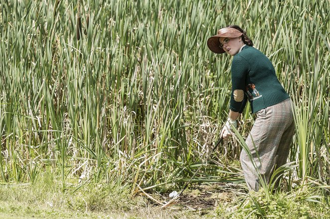 Father Brown - The Flower Of The Fairway - Photos - Emer Kenny