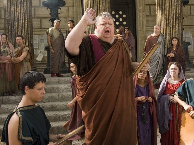 Roma - Son of Hades - De la película - Ian McNeice