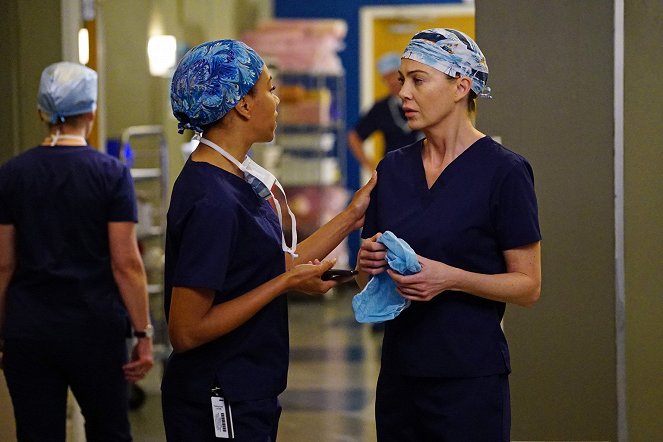 Grey's Anatomy - Trigger Happy - Photos - Kelly McCreary, Ellen Pompeo