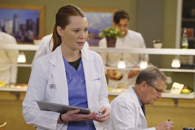 Grey's Anatomy - You're Gonna Need Someone on Your Side - Photos - Samantha Sloyan