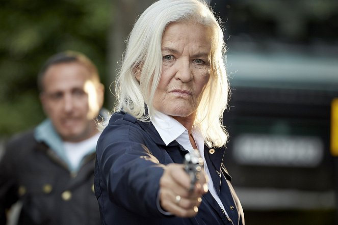 Alarm für Cobra 11 - Die Autobahnpolizei - Season 19 - Filmfotos - Hildegard Schmahl