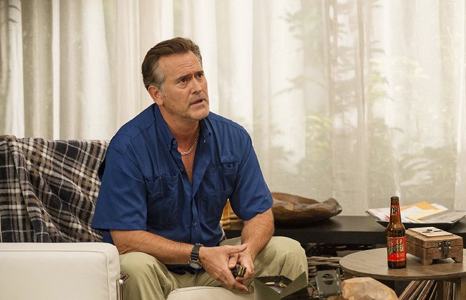 Burn Notice - Down & Out - Van film - Bruce Campbell