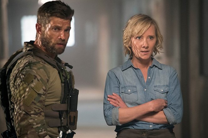 The Brave - Break Out - Film - Mike Vogel, Anne Heche