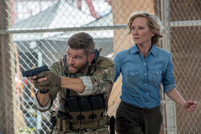 The Brave - Break Out - Photos - Mike Vogel, Anne Heche