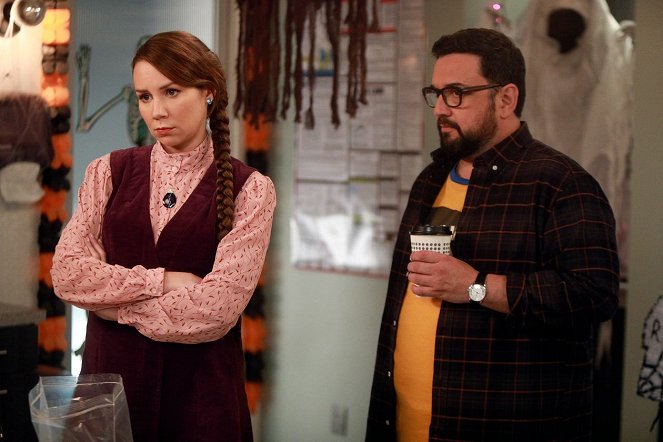 Great News - Season 2 - Night of the Living Screen - Photos - Horatio Sanz