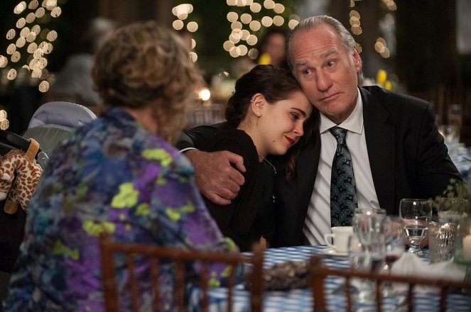 Famílie - May God Bless and Keep You Always - Z filmu - Mae Whitman, Craig T. Nelson