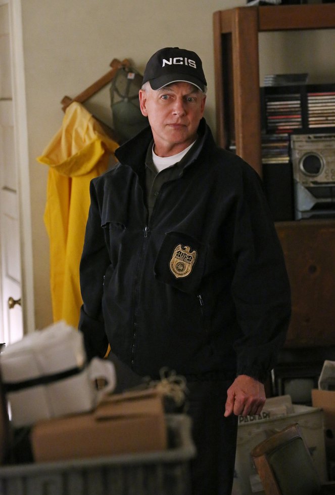 NCIS: Naval Criminal Investigative Service - Bulletproof - Van film - Mark Harmon