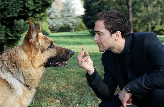 Rex: Un policía diferente - Nachts im Spital - De la película - Rhett Butler el perro, Alexander Pschill