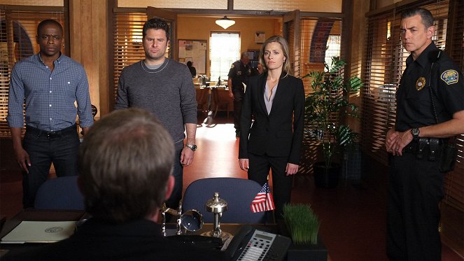 Psych - Someone's Got a Woody - Photos - Dulé Hill, James Roday Rodriguez, Maggie Lawson, Timothy Omundson