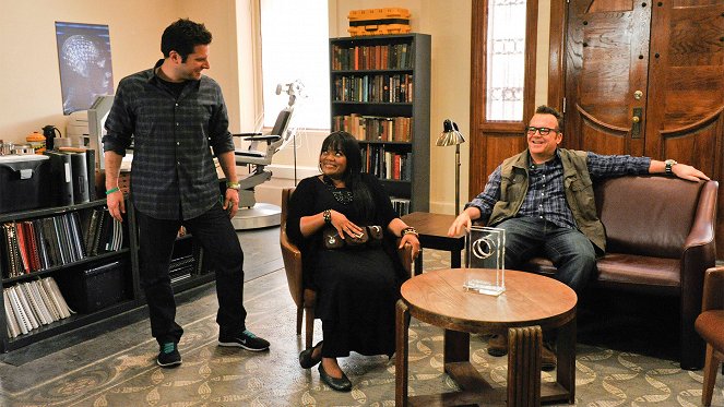 Psych - A Touch of Sweevil - Photos - James Roday Rodriguez, Yvette Nicole Brown, Tom Arnold