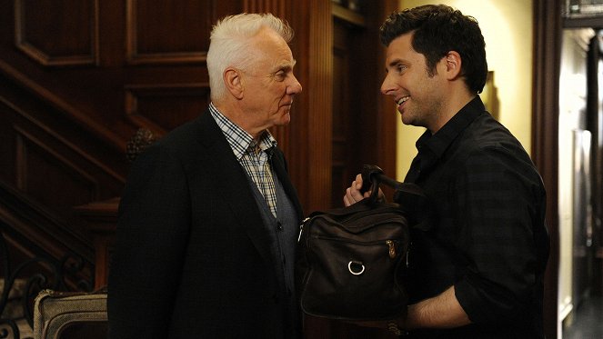 Psych - Shawn Rescues Darth Vader - Photos - Malcolm McDowell, James Roday Rodriguez