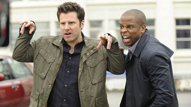 Psych - Season 6 - Lassie, der Vampirköder - Filmfotos - James Roday Rodriguez, Dulé Hill