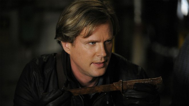 Psych - Season 6 - Indiana Shawn and the Temple of the Kinda Crappy, Rusty Old Dagger - Photos - Cary Elwes