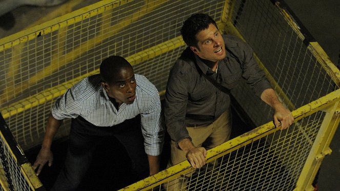 Psych - Season 6 - Indiana Shawn and the Temple of the Kinda Crappy, Rusty Old Dagger - Photos - Dulé Hill, James Roday Rodriguez