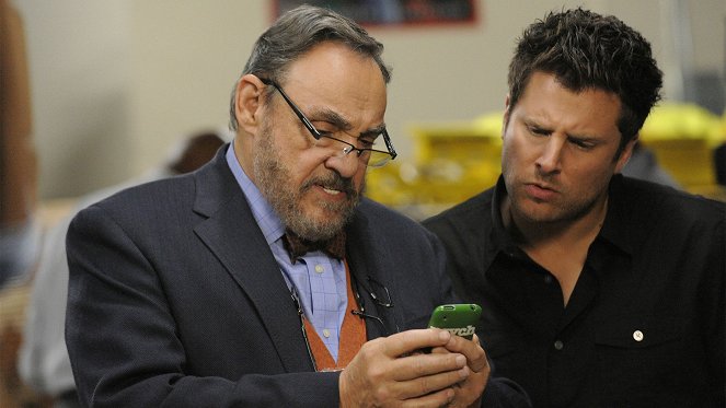 Psych - Season 6 - Indiana Shawn and the Temple of the Kinda Crappy, Rusty Old Dagger - Photos - John Rhys-Davies, James Roday Rodriguez