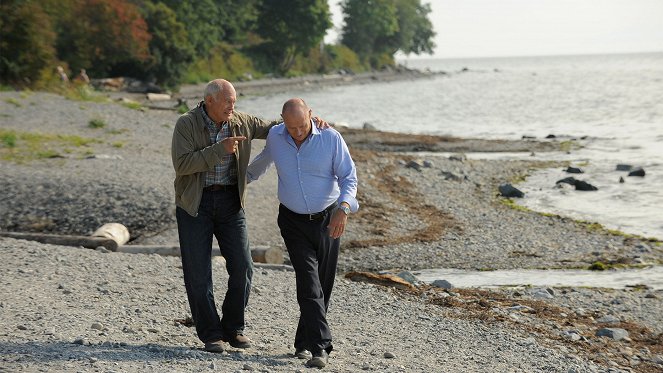 Psych - Enquêteur malgré lui - Santa Barbara, ton univers impitoyable - Film - Max Gail, Corbin Bernsen