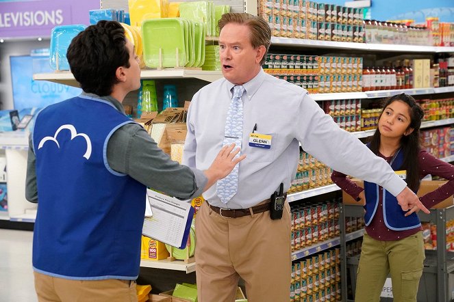 Superstore: Uma Loja de Inconveniências - Funcionárias de meio período - Do filme - Mark McKinney