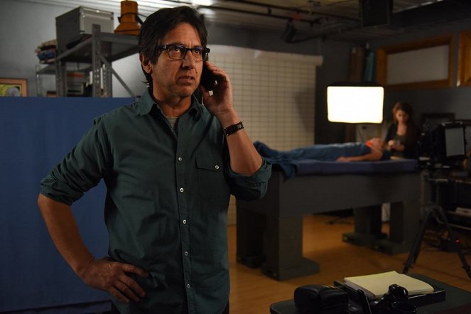 Parenthood - Aaron Brownstein Must Be Stopped - Photos - Ray Romano
