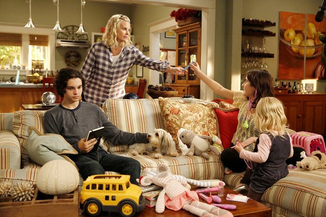Parenthood - Season 6 - Too Big to Fail - Van film - Max Burkholder, Monica Potter