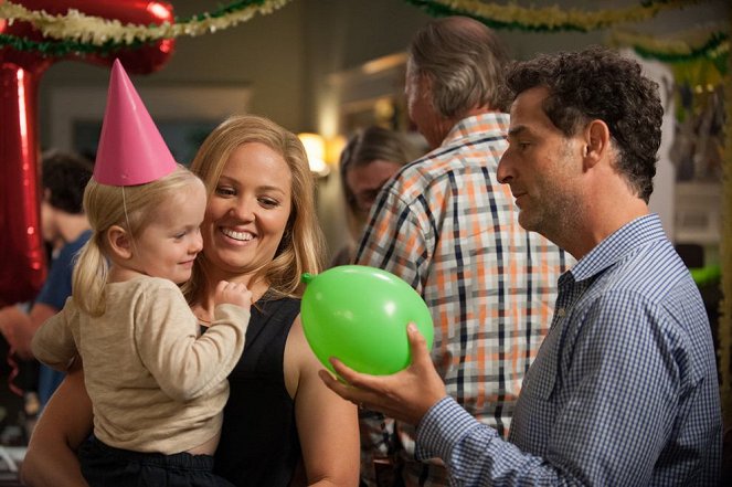 Parenthood - Season 6 - Happy Birthday, Zeek - Van de set - Erika Christensen
