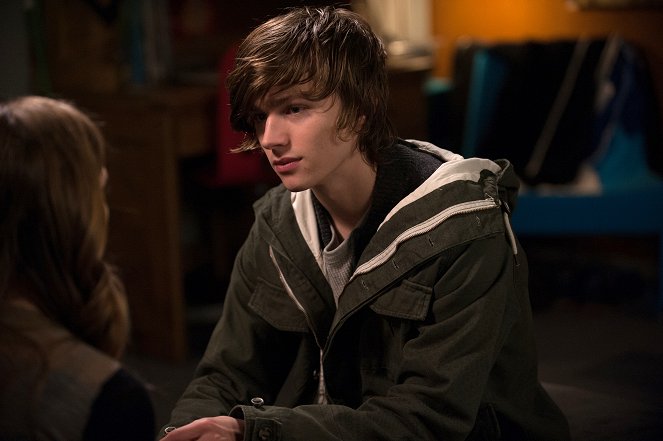 Parenthood - Just Like at Home - Photos - Miles Heizer