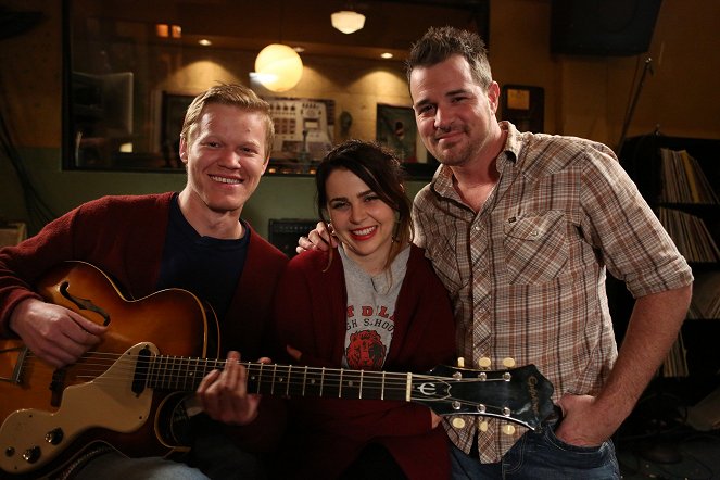 Parenthood - Season 3 - Tales from the Luncheonette - Photos - Mae Whitman