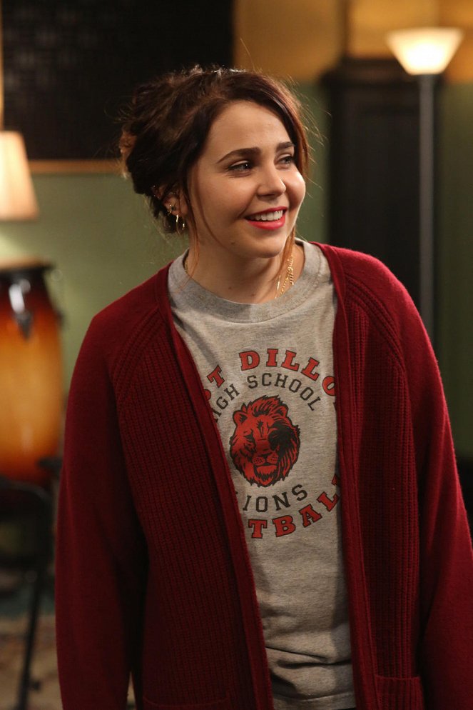 Parenthood - Season 3 - Tales from the Luncheonette - Photos - Mae Whitman