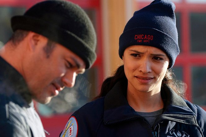 Chicago Fire - Looking for a Lifeline - Photos