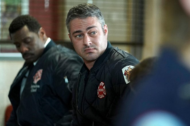 Chicago Fire - Season 6 - When They See Us Coming - Van film - Taylor Kinney