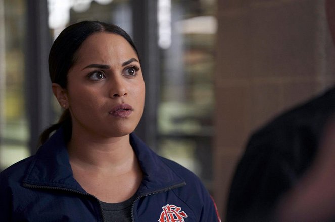 Chicago Fire - Where I Want to Be - Van film - Monica Raymund