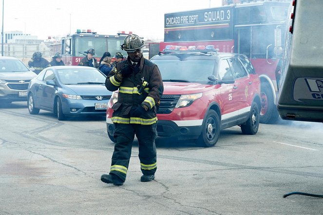 Chicago Fire - Season 6 - The Strongest Among Us - Photos - Eamonn Walker