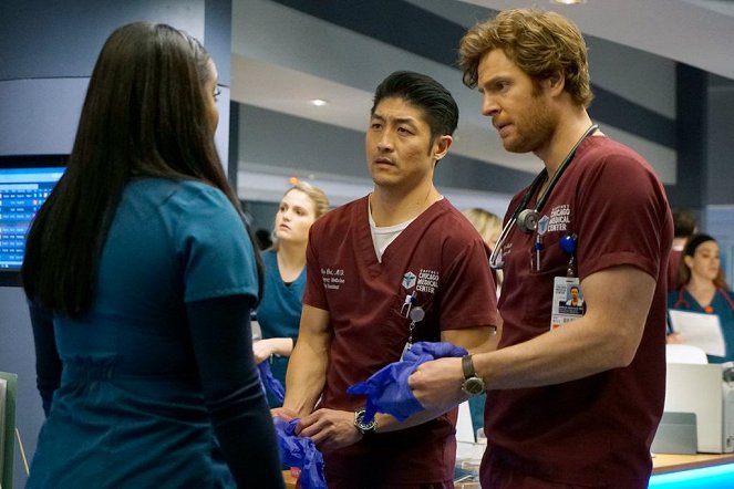 Chicago Med - Season 3 - An Inconvenient Truth - Photos