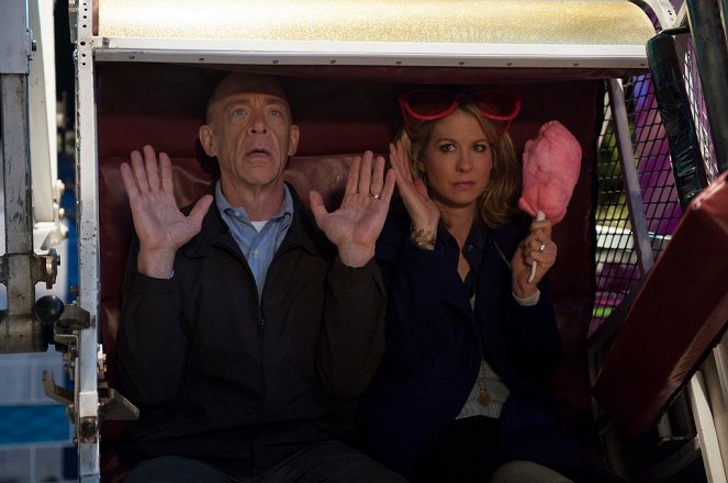 Growing Up Fisher - The Date from Hell-nado - Photos - J.K. Simmons, Jenna Elfman