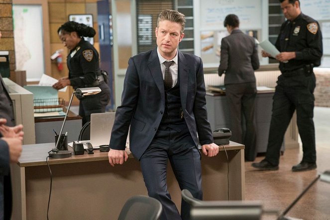 Law & Order: Special Victims Unit - The Book of Esther - Photos - Peter Scanavino