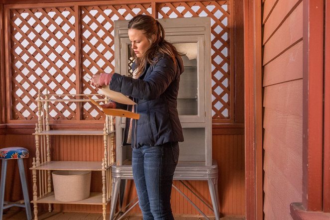 Midnight, Texas - Season 1 - Last Temptation of Midnight - Photos - Sarah Ramos