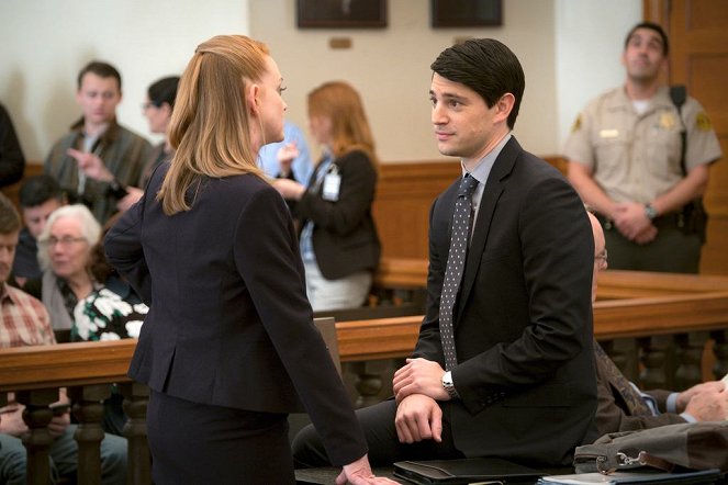 Trial & Error - Season 1 - The Defense Rests - Photos - Nicholas D'Agosto