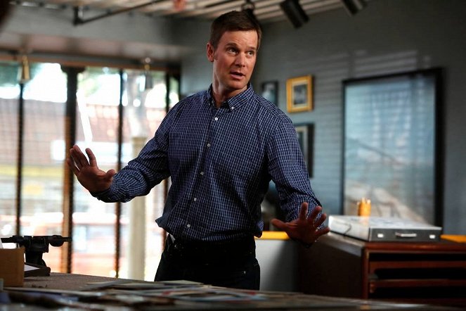 Parenthood - It Has to Be Now - Photos - Peter Krause