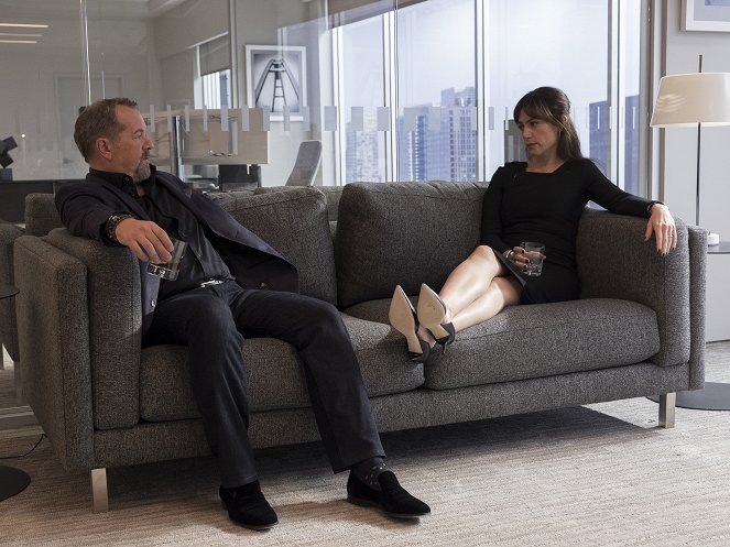 Billions - Flaw in the Death Star - Photos - David Costabile, Maggie Siff