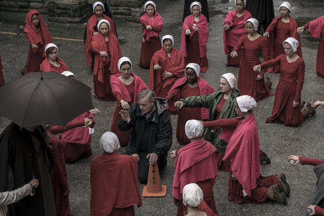 The Handmaid's Tale - June - Dreharbeiten - Mike Barker, Elisabeth Moss