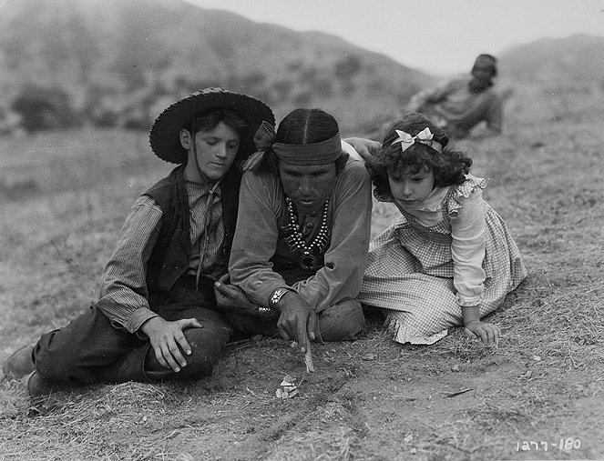 The Santa Fe Trail - Film - Junior Durkin, Mitzi Green