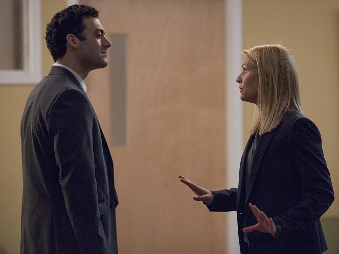 Homeland - Enemy of the State - Photos - Morgan Spector, Claire Danes