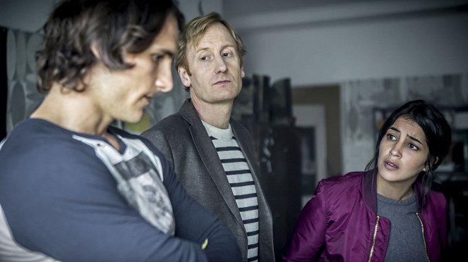 Midnattssol - Episode 3 - Z filmu - Oscar Skagerberg, Gustaf Hammarsten, Leïla Bekhti