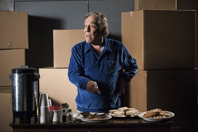 The Goldbergs - Recipe for Death II: Kiss the Cook - Photos - George Segal