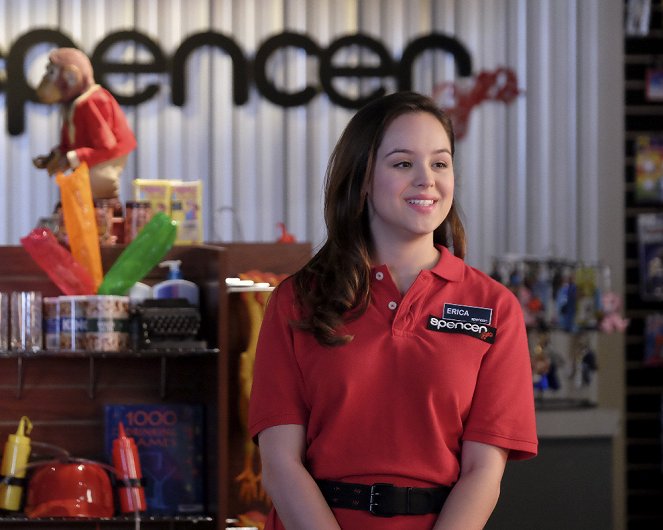 Goldbergovi - The Spencer's Gift - Z filmu - Hayley Orrantia