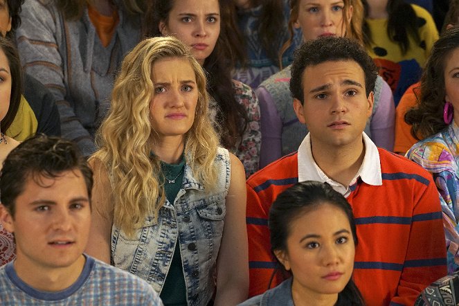 The Goldbergs - The Day After the Day After - De la película - AJ Michalka, Troy Gentile