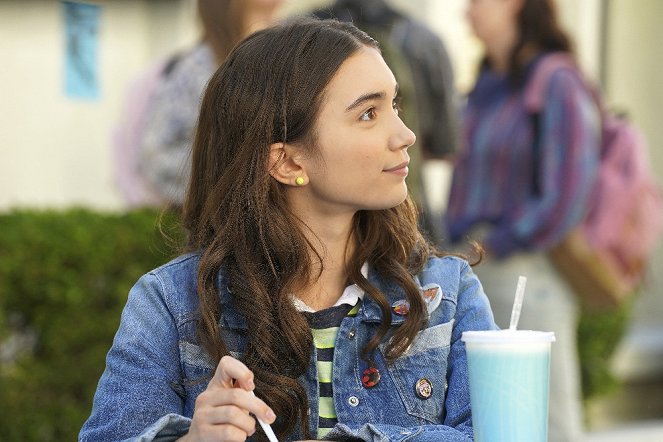 The Goldbergs - Season 4 - The Day After the Day After - Photos - Rowan Blanchard
