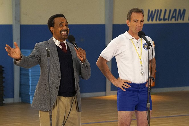 The Goldbergs - Season 4 - The Day After the Day After - Z filmu - Tim Meadows, Bryan Callen