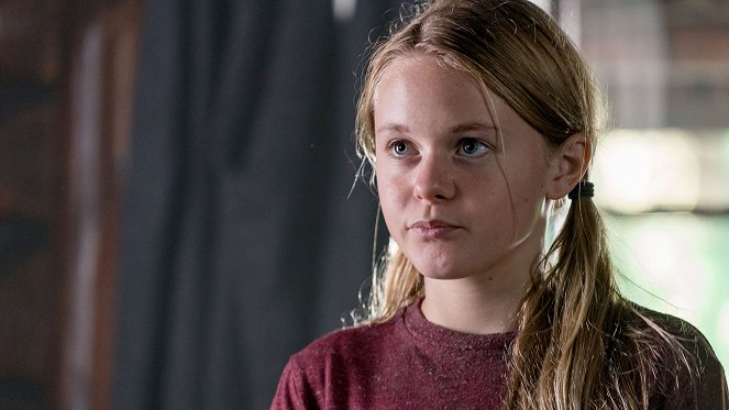 Colony - Season 3 - Maquis - Photos - Isabella Crovetti